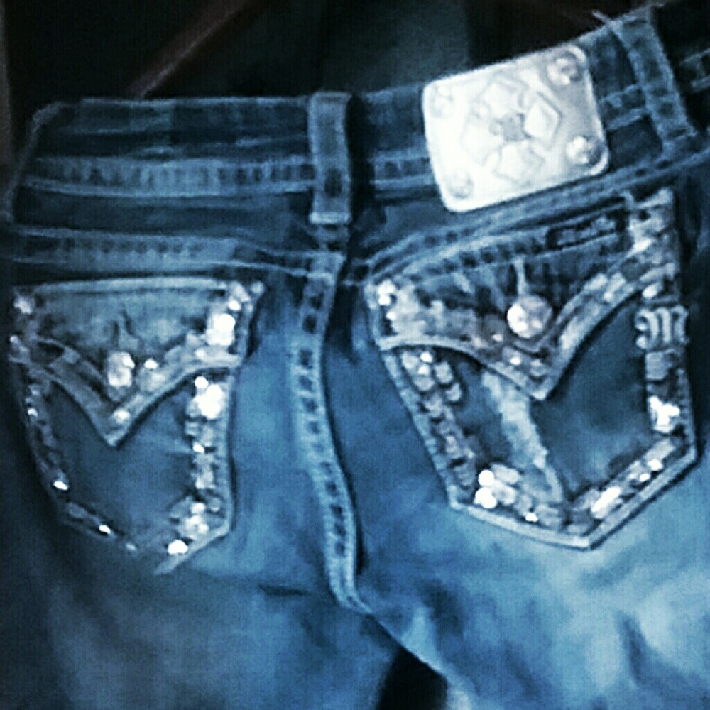 SOLD!    Miss Me Bootcut jeans 27